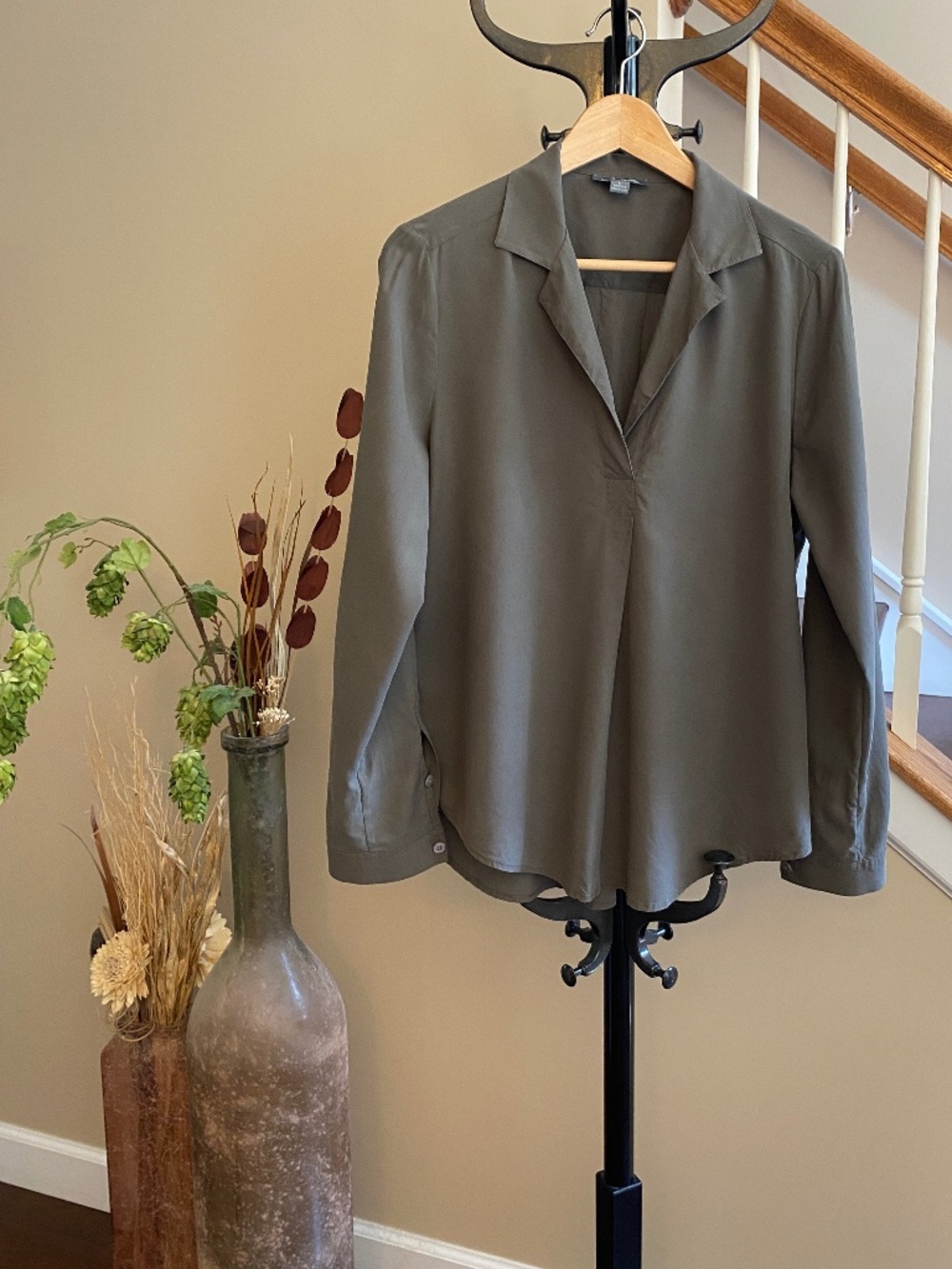 Go by Go Silk Popover Collared Top Roll Up Sleeve Tab in Olive Brown Sz Large